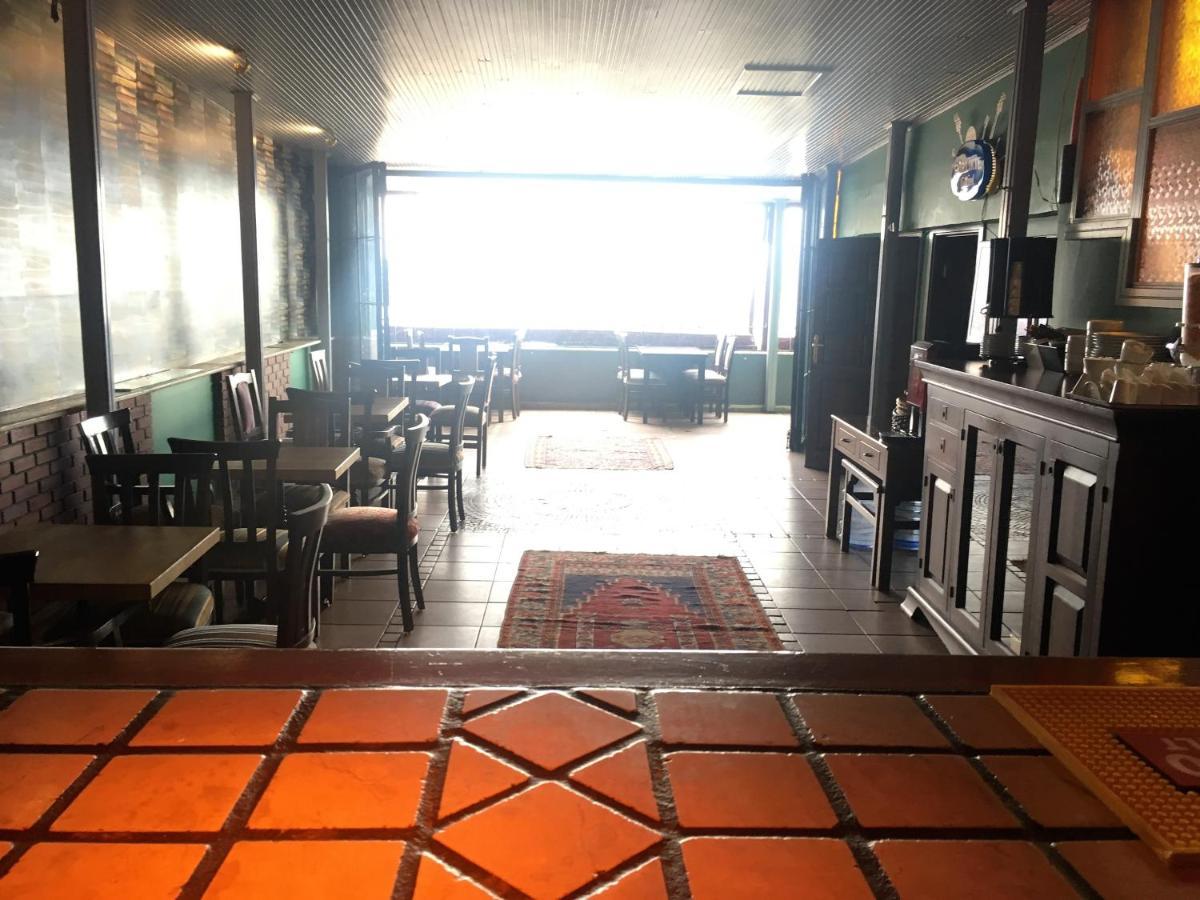 بيت شباب تشيرس فينتيدج اسطنبول المظهر الخارجي الصورة The interior of the restaurant