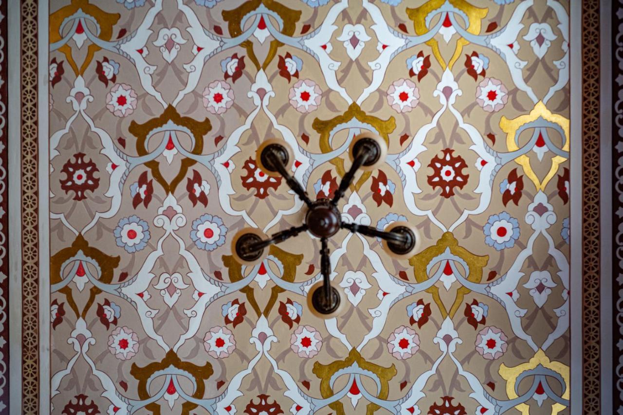 بيت شباب تشيرس فينتيدج اسطنبول المظهر الخارجي الصورة Ceiling of the mosque