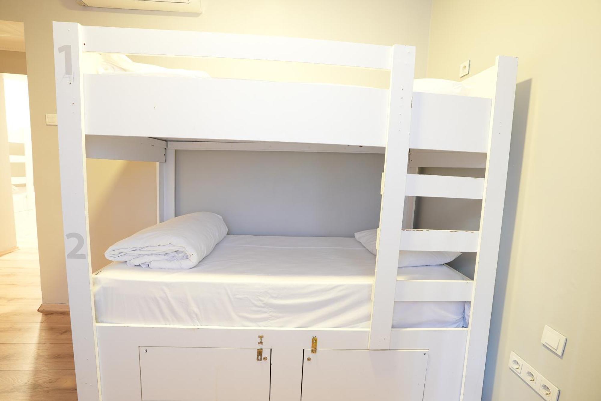 بيت شباب تشيرس فينتيدج اسطنبول المظهر الخارجي الصورة A bunk bed