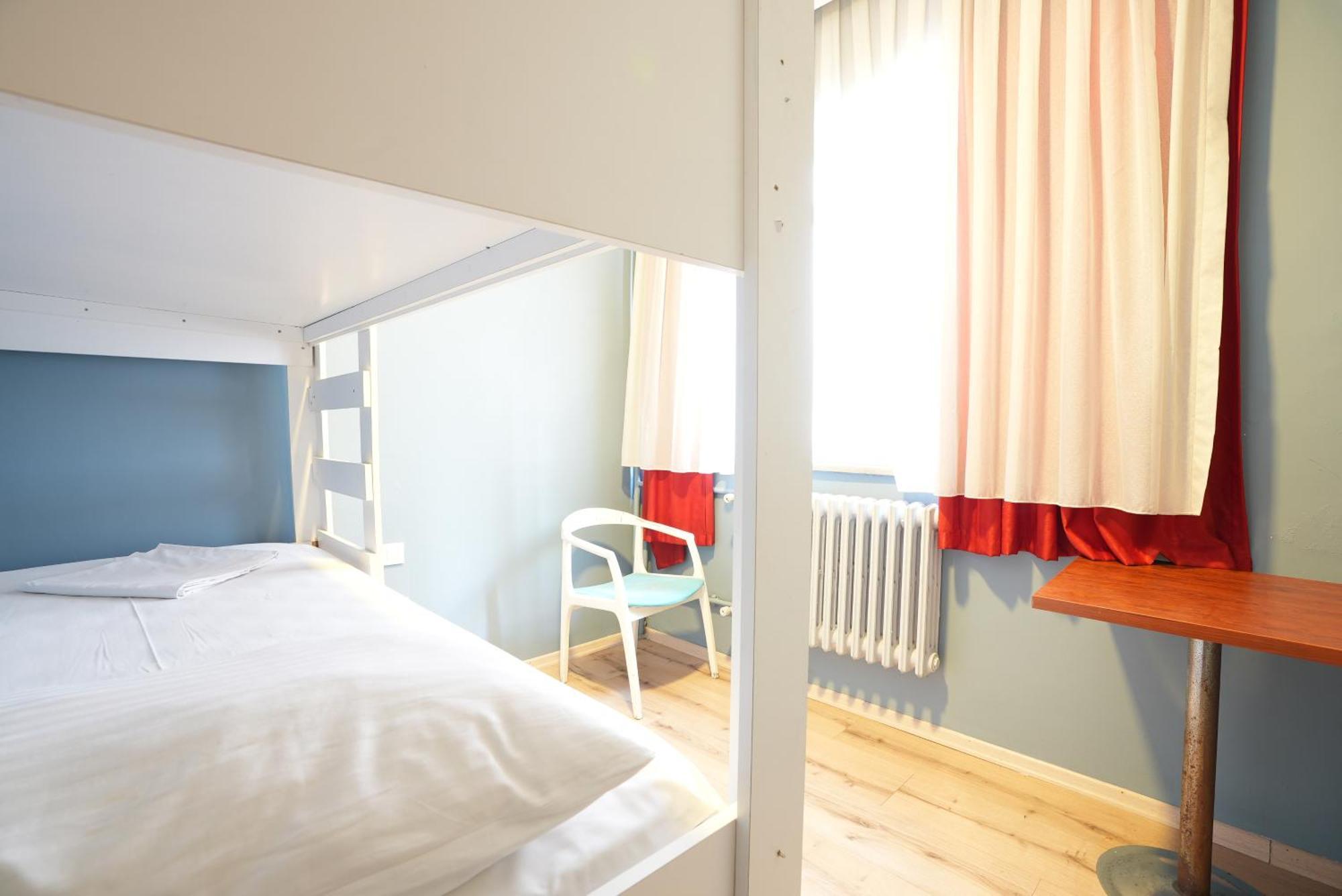 بيت شباب تشيرس فينتيدج اسطنبول المظهر الخارجي الصورة A typical room at the hotel