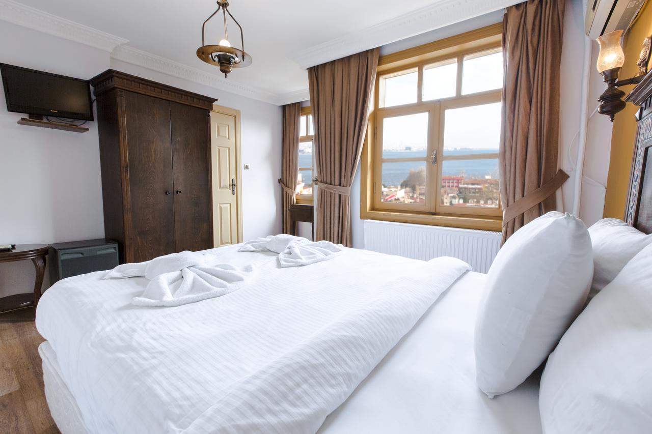 بيت شباب تشيرس فينتيدج اسطنبول المظهر الخارجي الصورة A bedroom in a hotel