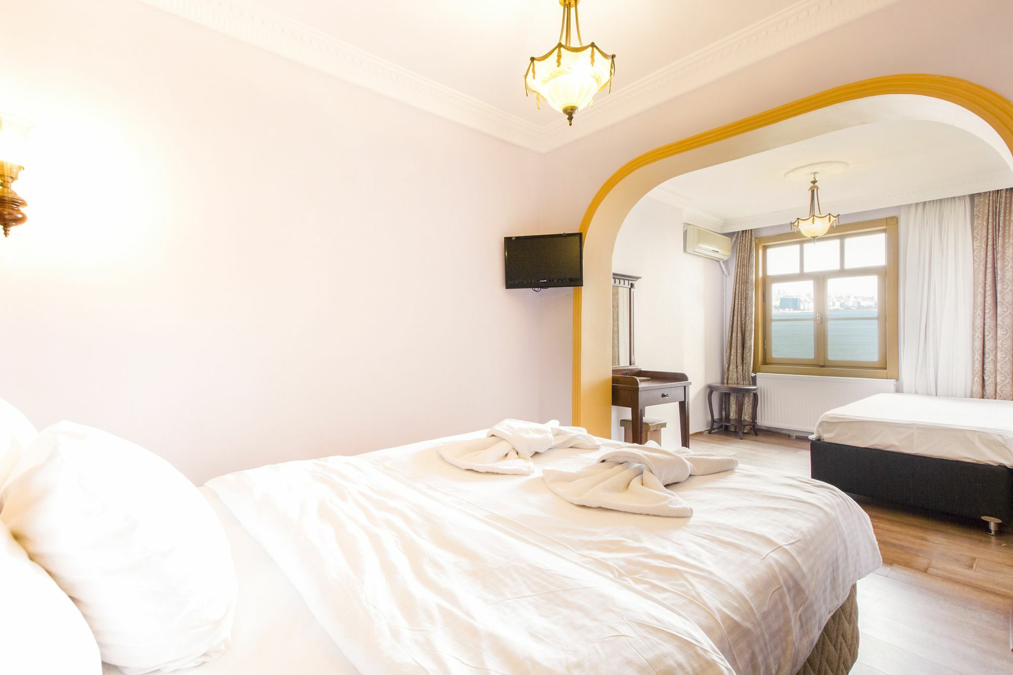 بيت شباب تشيرس فينتيدج اسطنبول المظهر الخارجي الصورة A room at the hotel