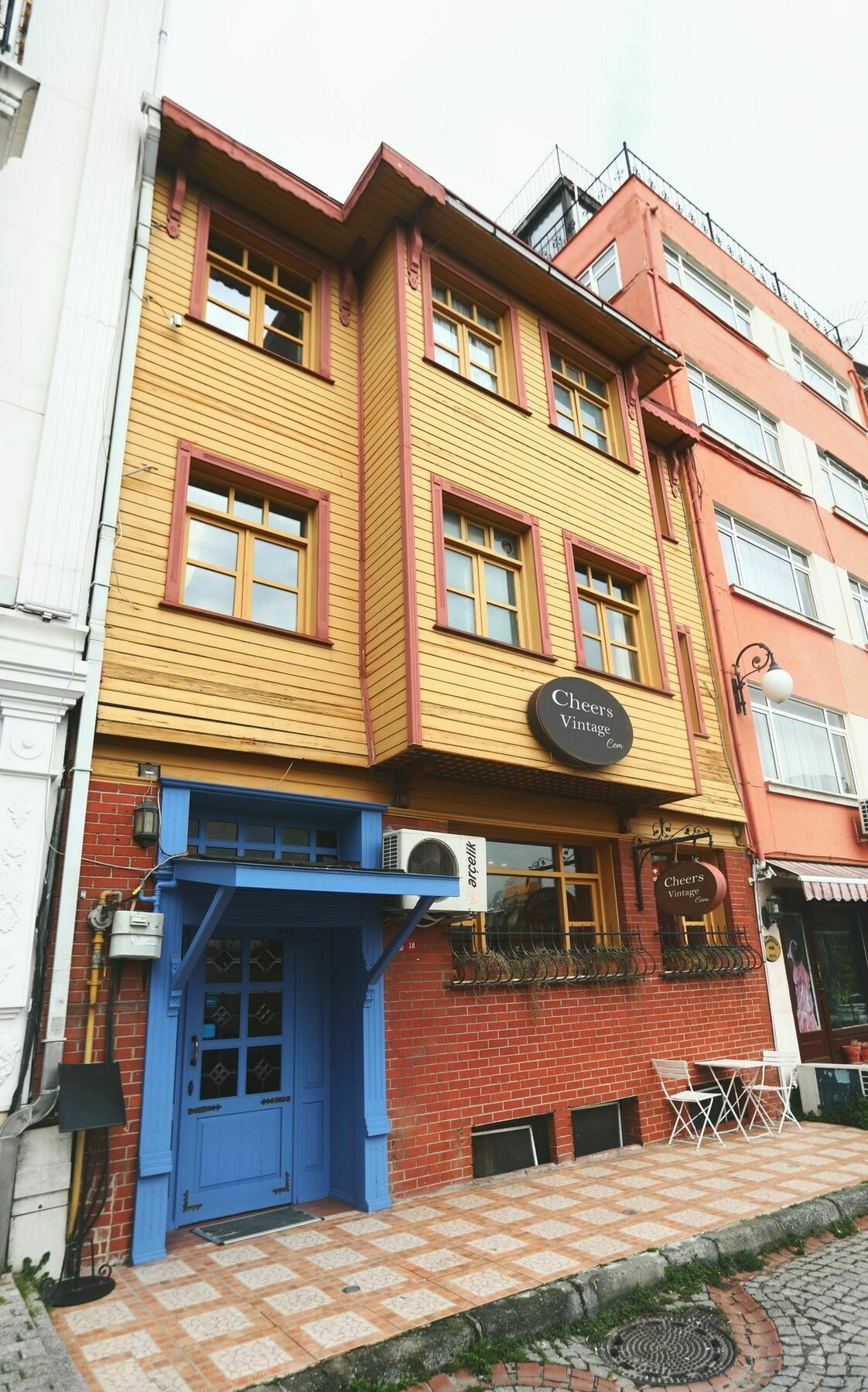 بيت شباب تشيرس فينتيدج اسطنبول المظهر الخارجي الصورة A typical house in Çukurcuma