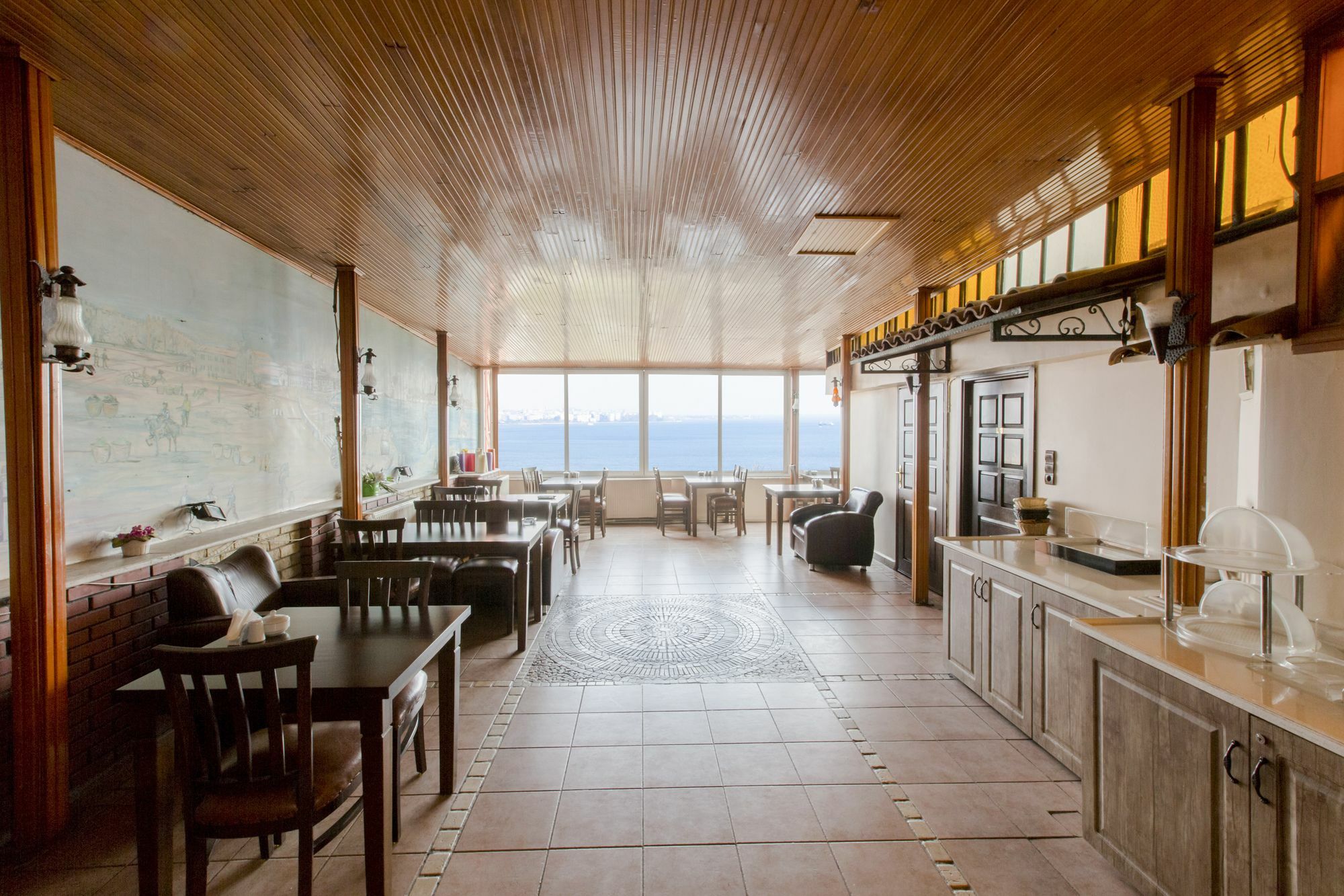 بيت شباب تشيرس فينتيدج اسطنبول المظهر الخارجي الصورة The interior of the restaurant